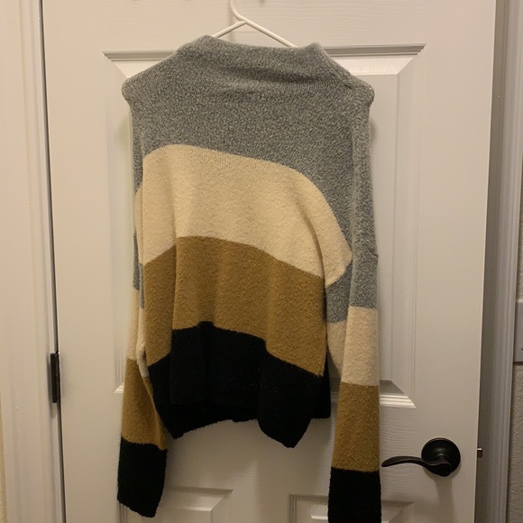 Women’s turtleneck - Picture 3 of 3